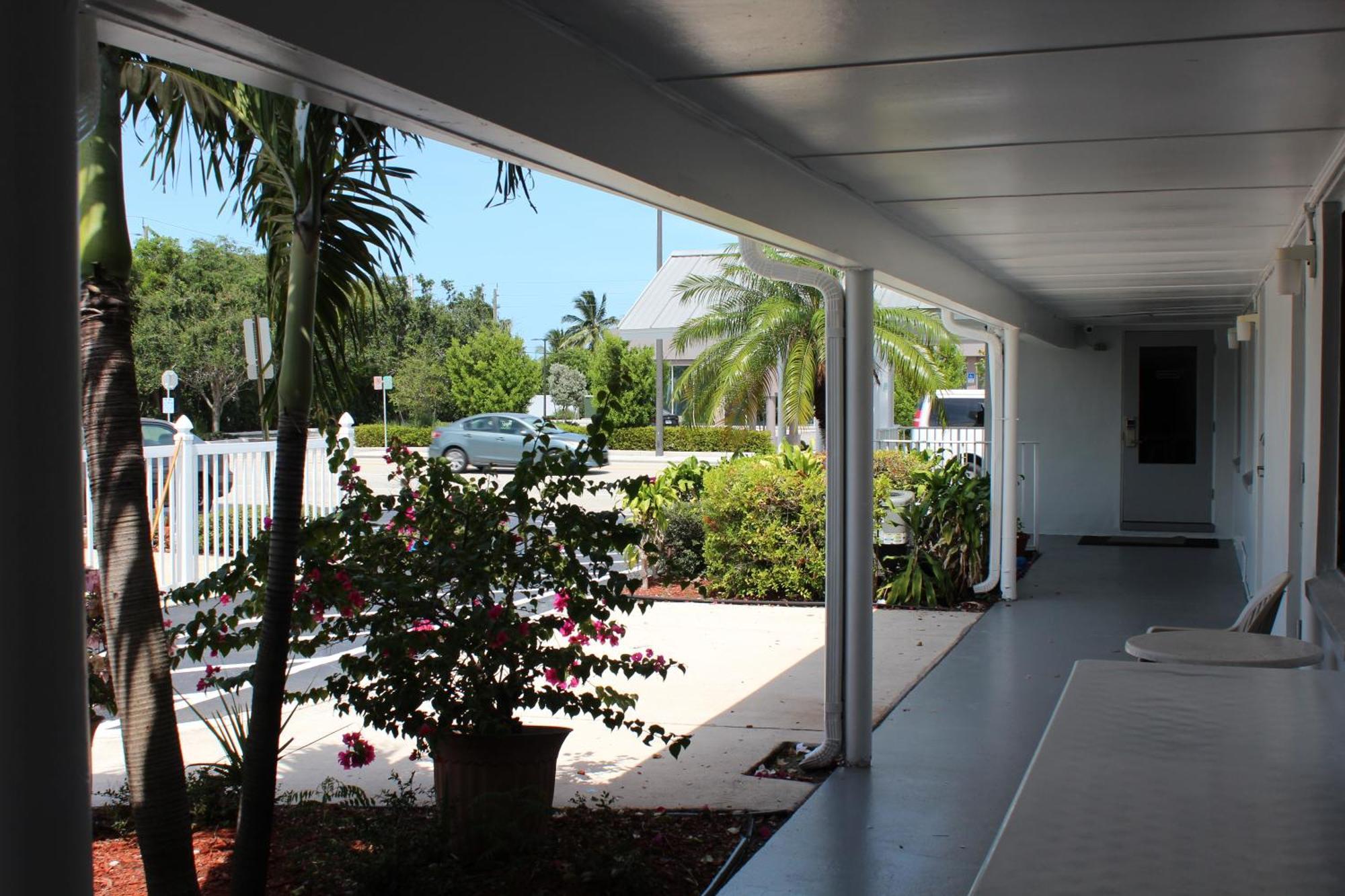 Economy Inn West Palm Beach Buitenkant foto