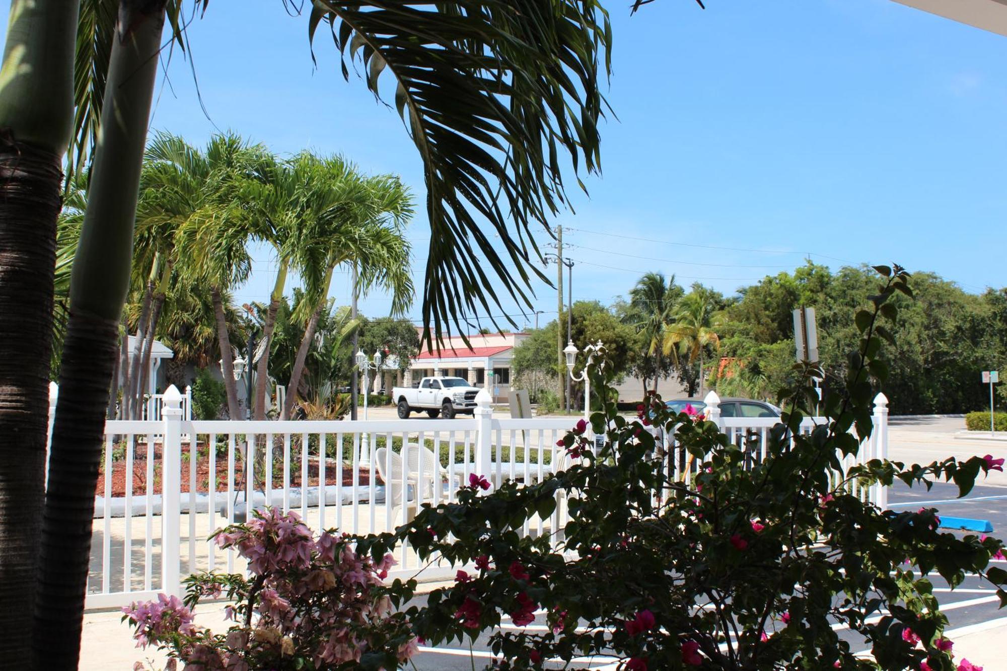 Economy Inn West Palm Beach Buitenkant foto