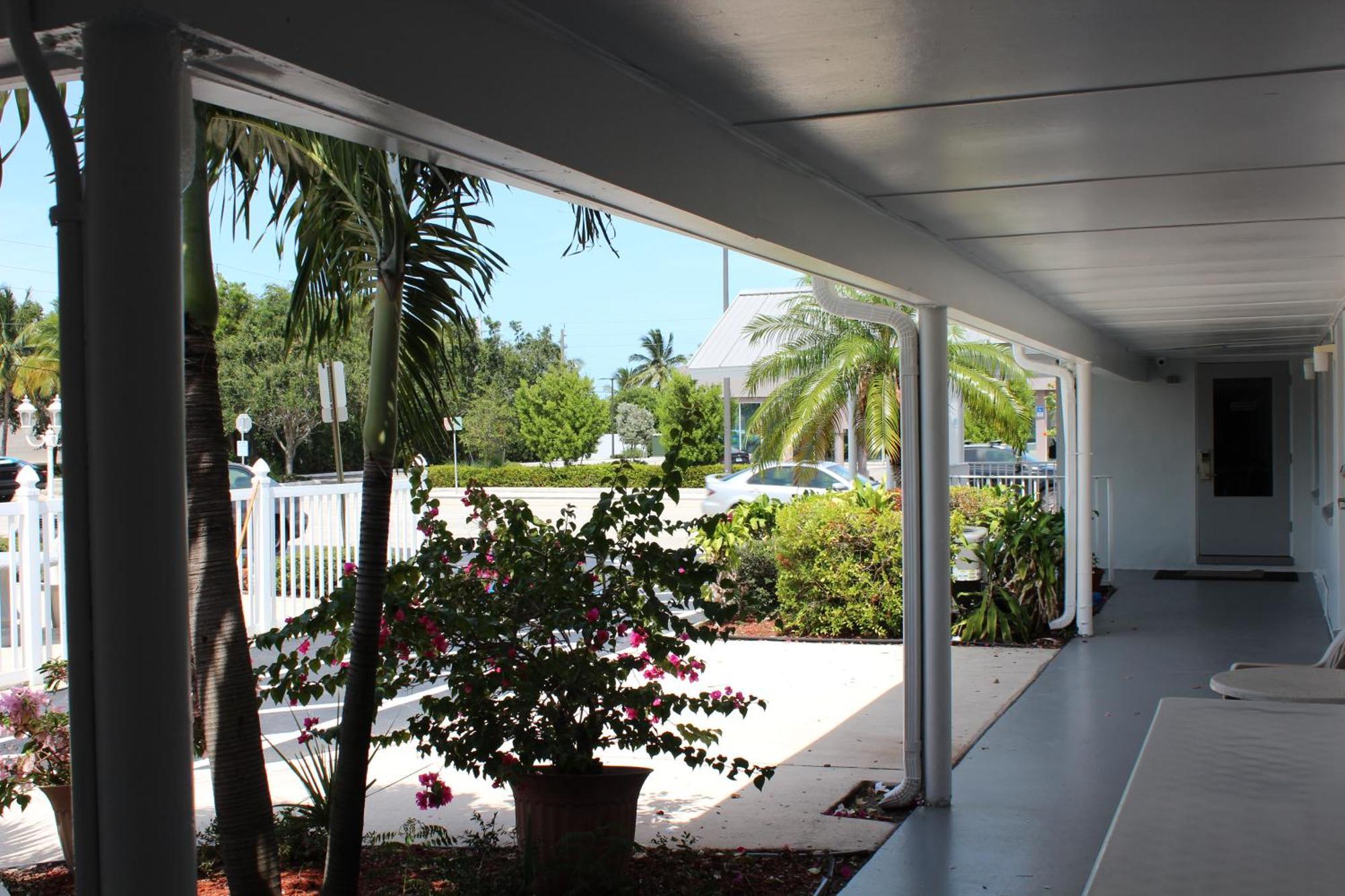 Economy Inn West Palm Beach Buitenkant foto