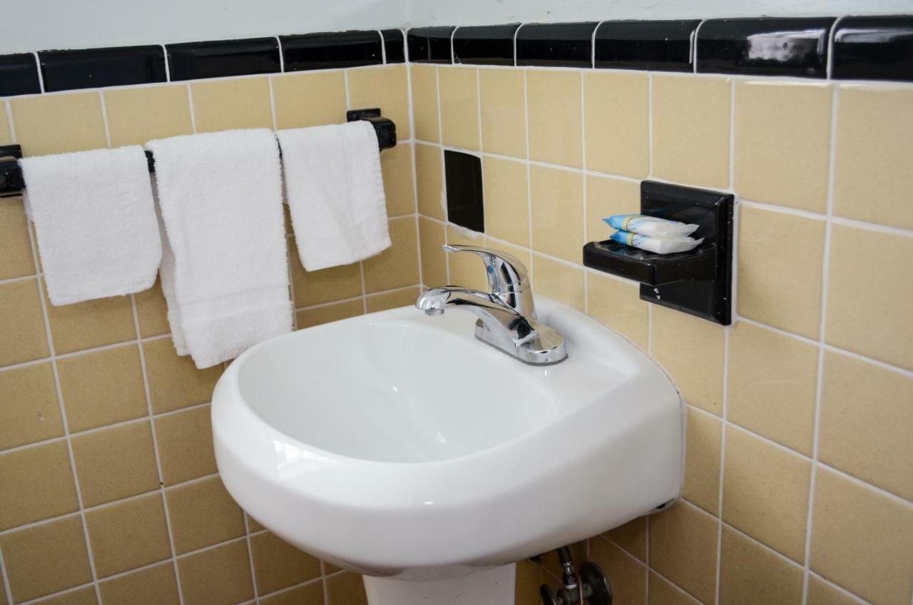 Economy Inn West Palm Beach Buitenkant foto
